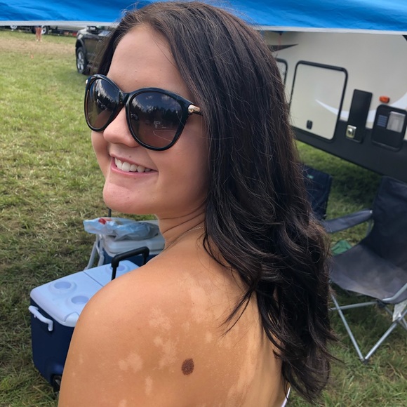 Meet your Posher, Kloe - Picture 1 of 1